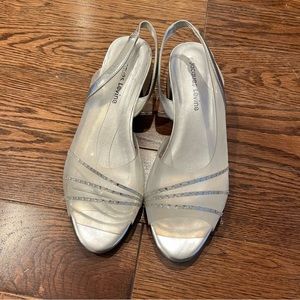 {Jacques Levine} Kitten Heel Slingbacks, 9